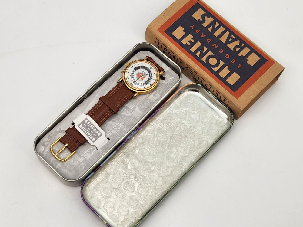Vintage Lionel Collectible Train Watch w/Moving Train Dial Quartz w/Tin Case